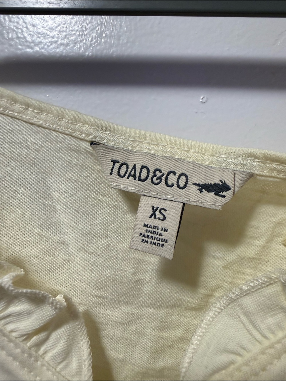 Toad&Co off white Button-Front Ruffle tank top - Picture 2 of 5